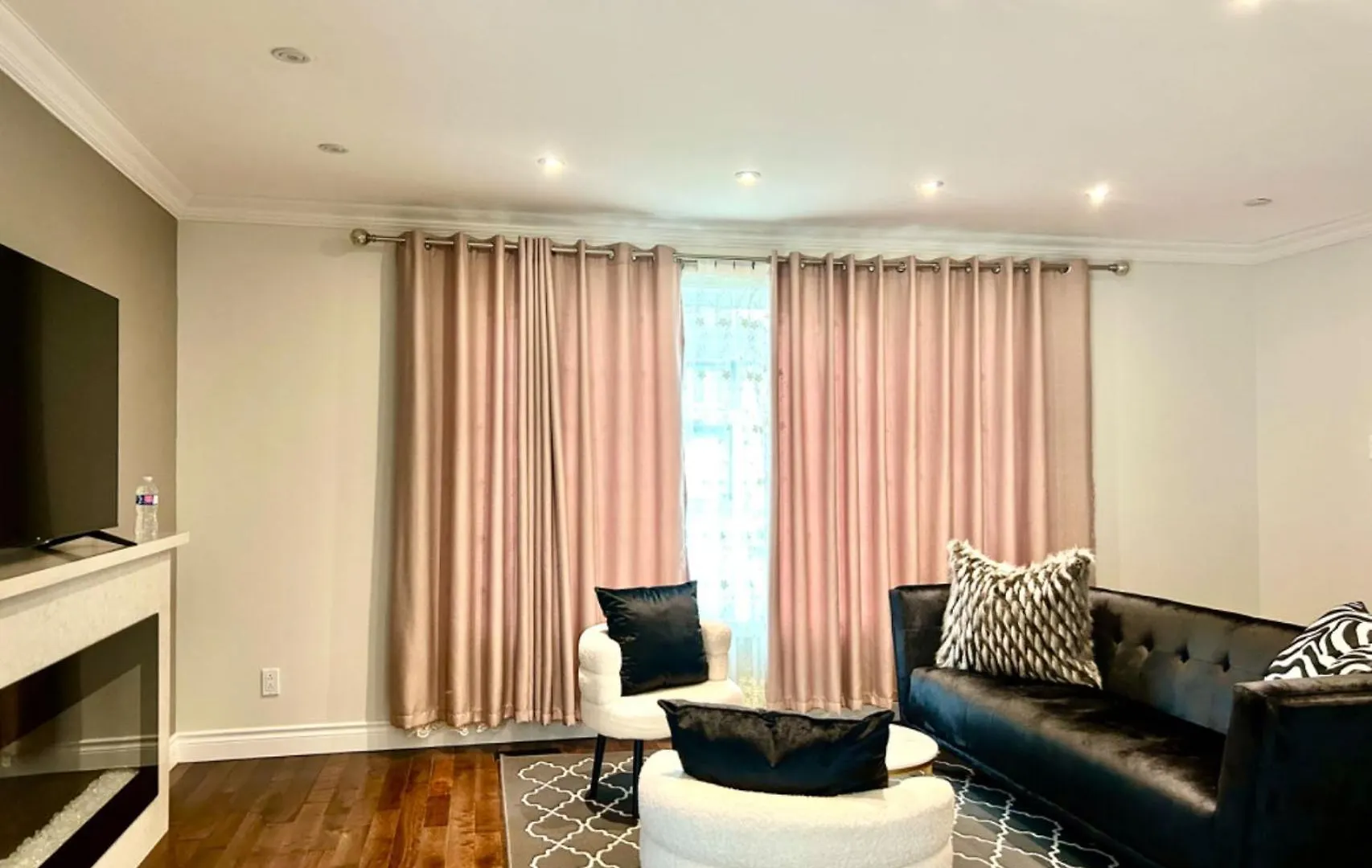 Spacious Suite By Shops Perfect Comfort & Transit Toronto Kanada